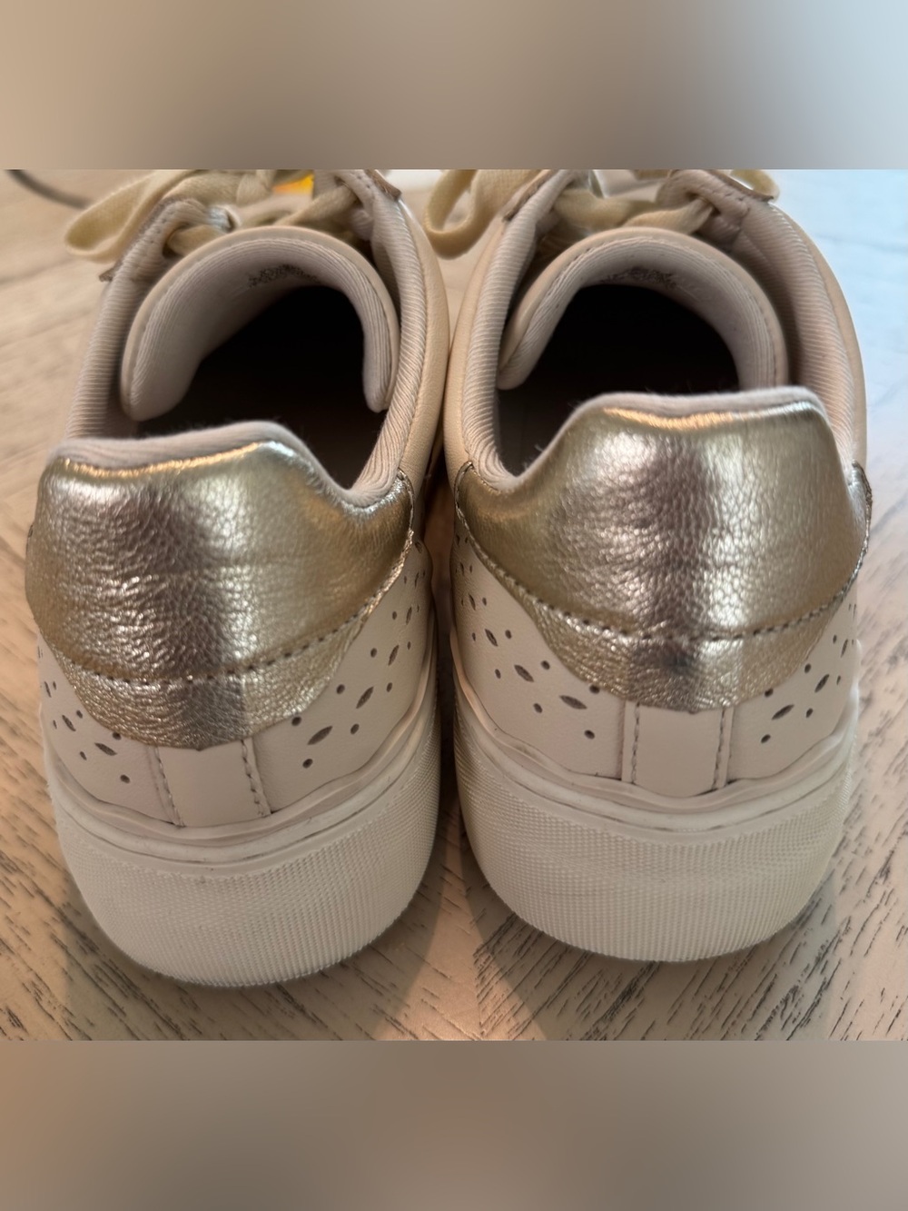 Vince Camuto Jenlie Platform Sneakers Leather White Metallic Silver Women’s 8.5 - Picture 6 of 14